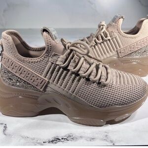 Brand New - Steve Madden Maxima Sneakers - Blush Multi Size 9. Women Reg $99.